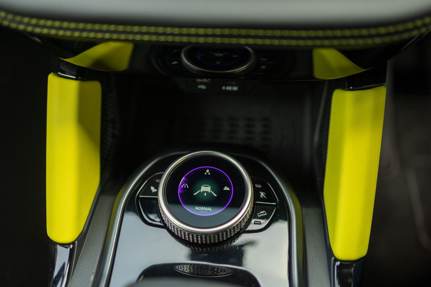Tata Harrier Wireless Phone Charger