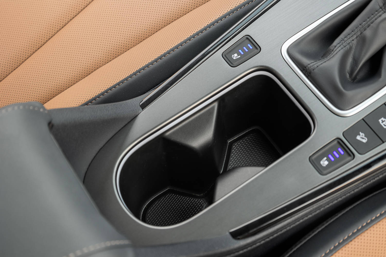 Hyundai Alcazar centre console