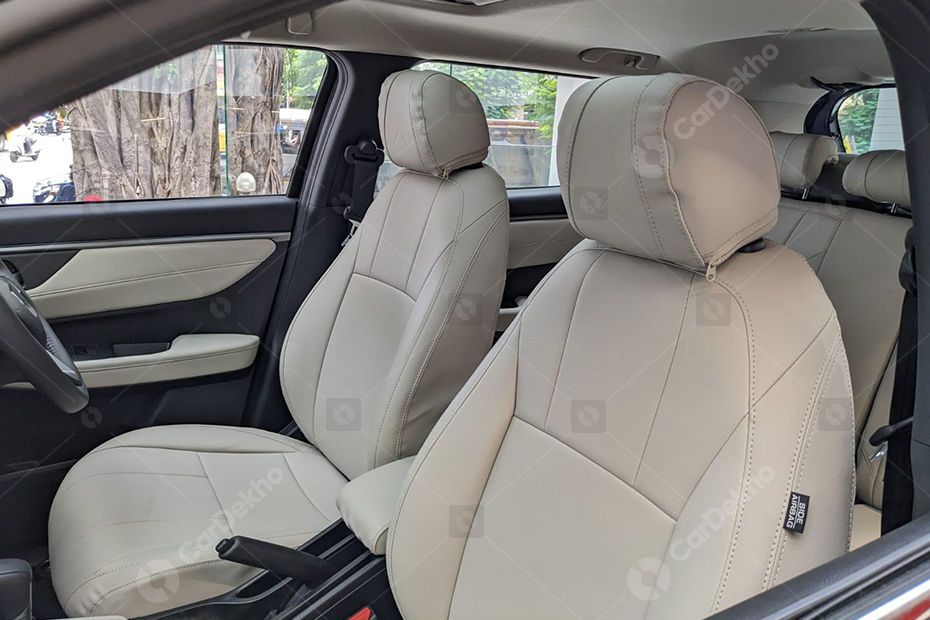 Honda Elevate Apex Edition Front Seats
