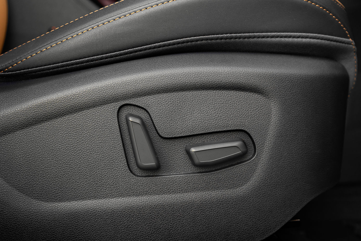 Hyundai Alcazar gets electronically adjustable seats