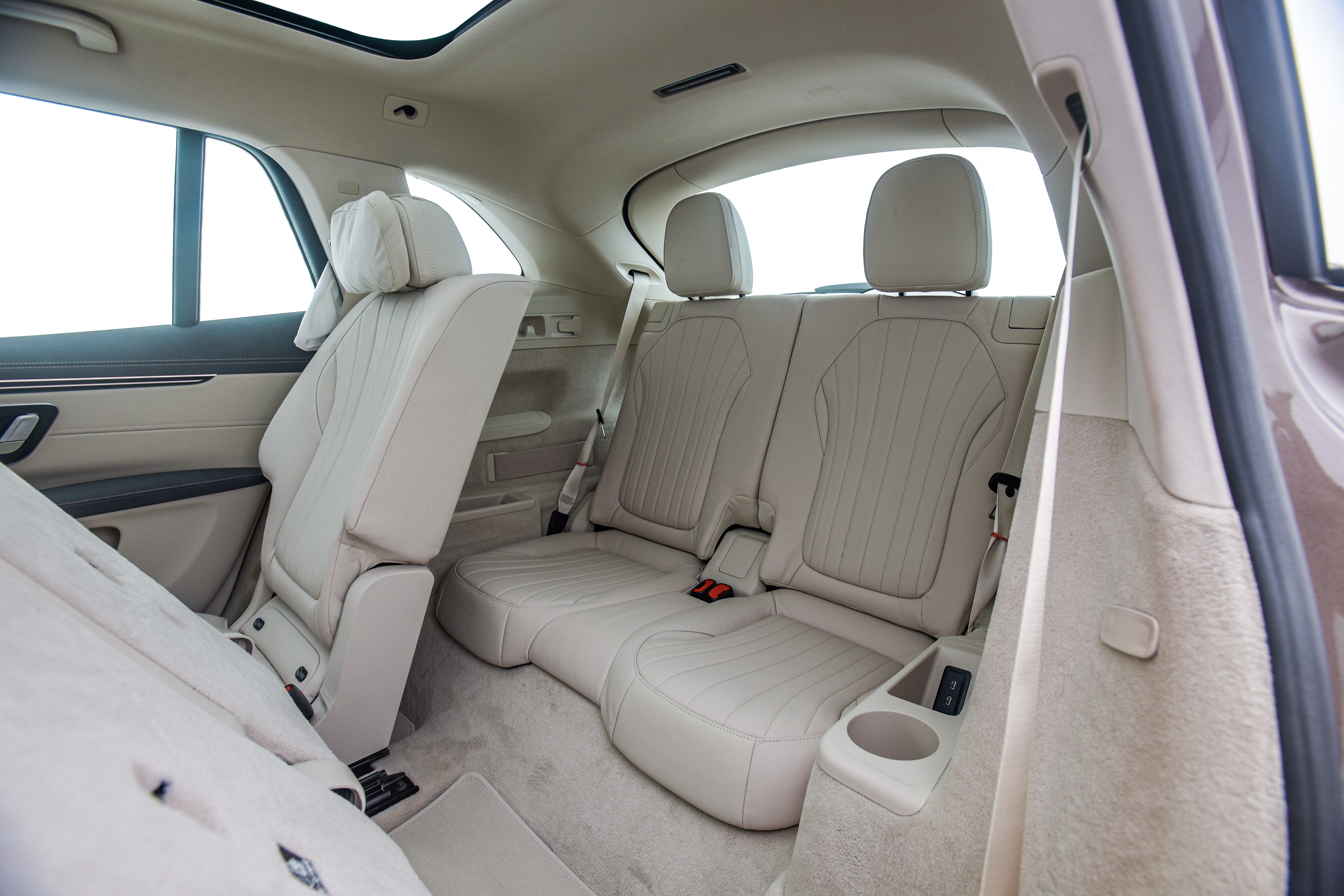 Mercedes-Benz EQS SUV 3rd-row seats Mercedes-Benz EQS SUV 3rd-row seats