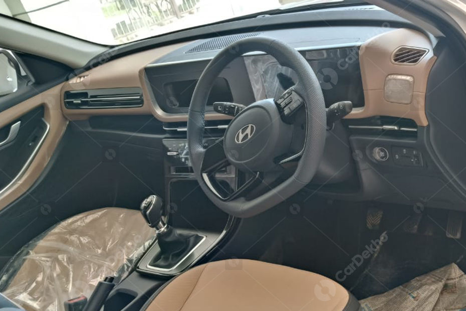 2024 Hyundai Alcazar Executive variant cabin 2024 Hyundai Alcazar Executive variant cabin