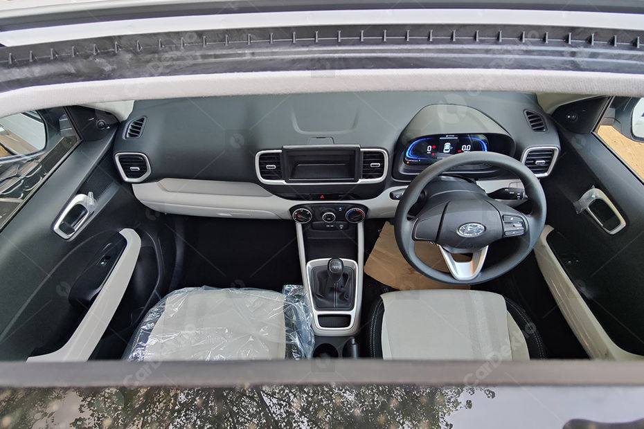Hyundai Venue E Plus Sunroof