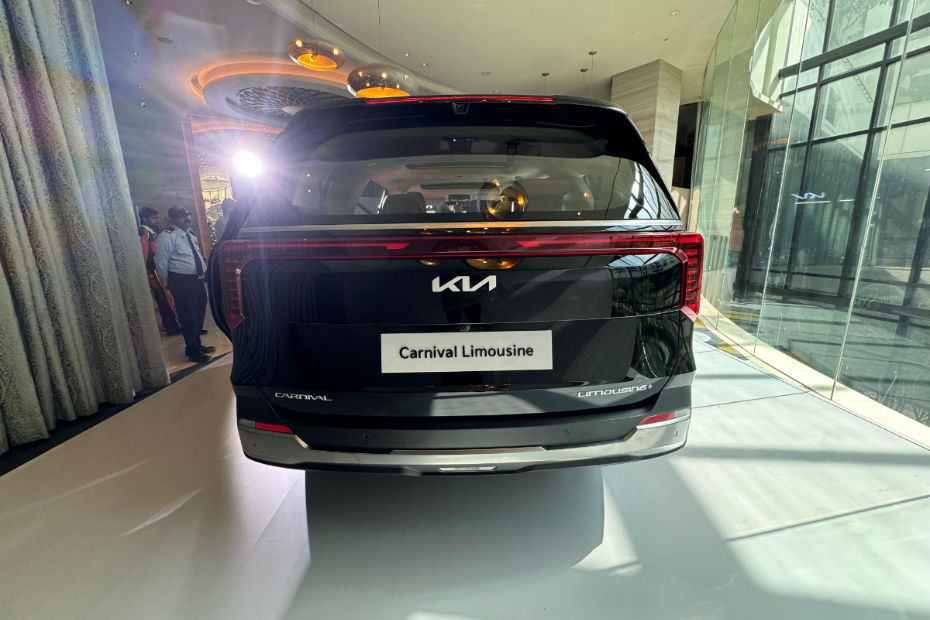 2024 Kia Carnival Rear 2024 Kia Carnival Rear