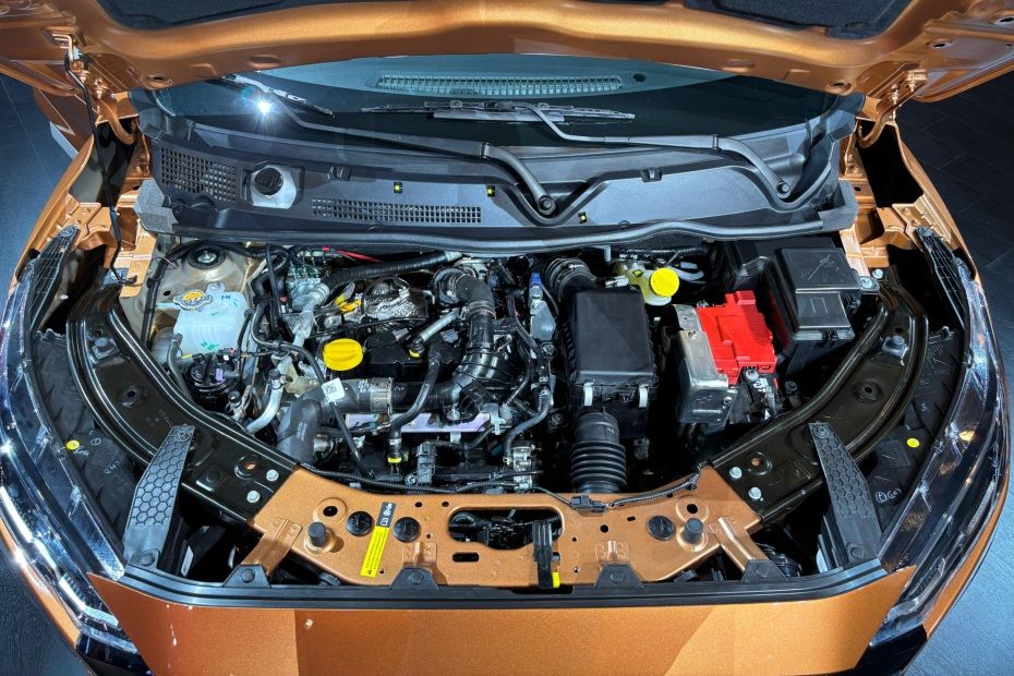 Nissan Magnite facelift engine Nissan Magnite facelift engine