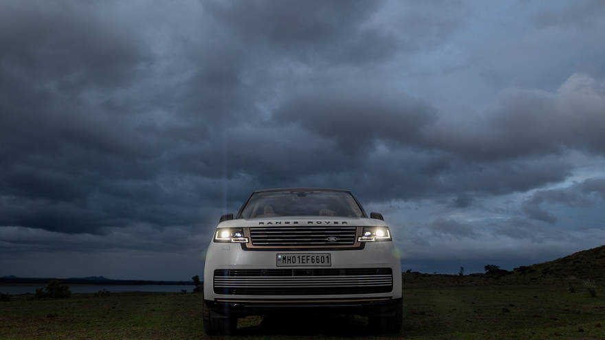 Land Rover Range Rover Road Test Images