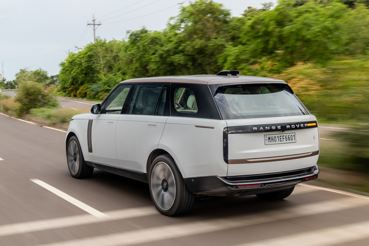 Land Rover Range Rover SV rear
