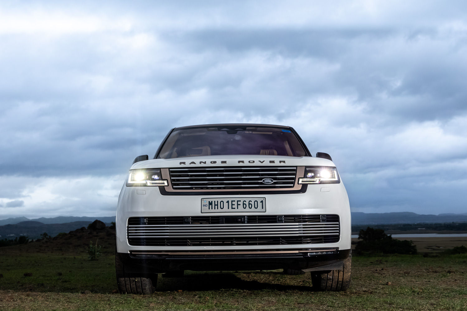 Land Rover Range Rover SV gets a black Land Rover badge