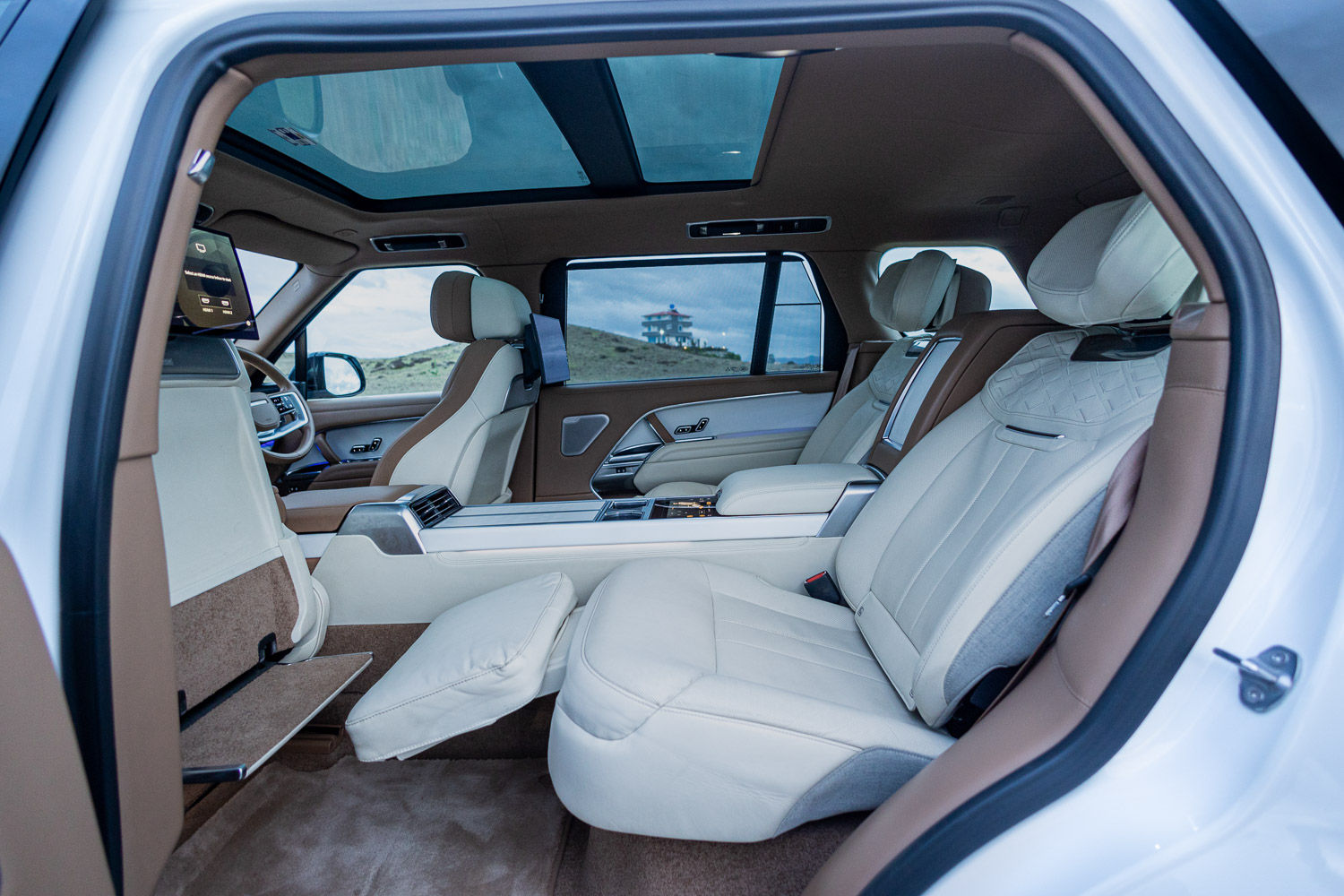 Range Rover SV rear seats
