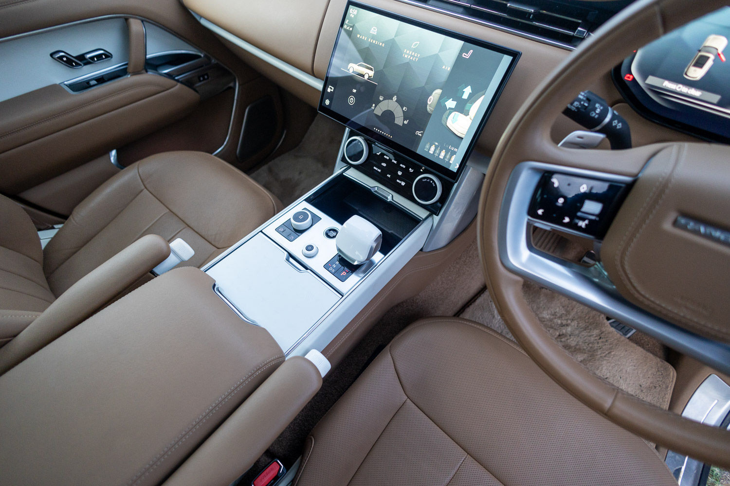 Range Rover SV centre console