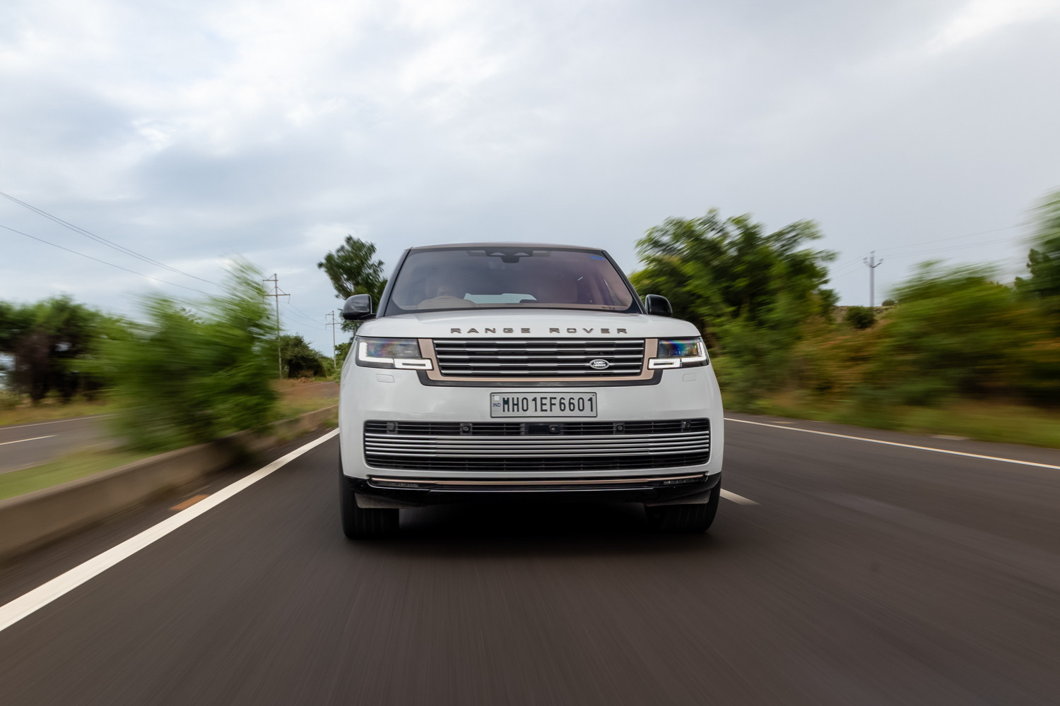 Range Rover Price - Images, Colours & Reviews