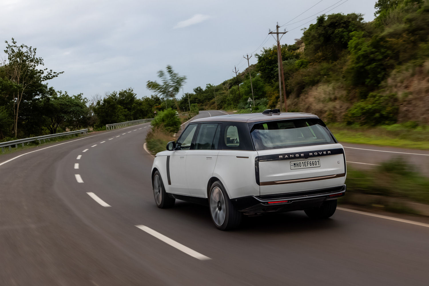 Range Rover SV rear