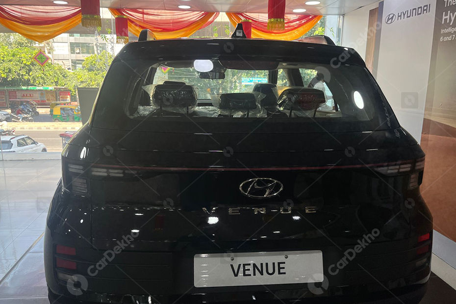 Venue Adventure Edition rear