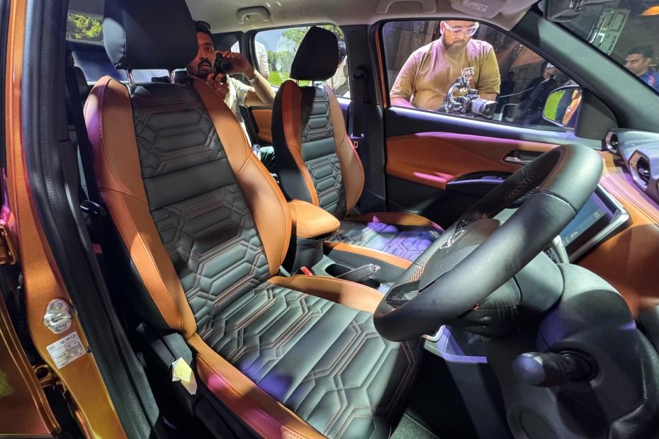 Nissan Magnite facelift front seats
