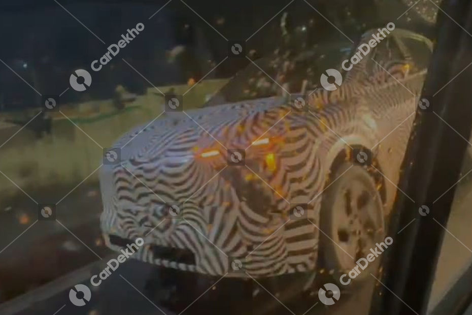 Mahindra XUV e.9 front dynamic turn indicators 