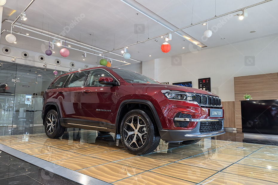 Jeep Meridian Longitude Side