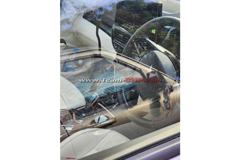 Mahindra XUV 3XO EV spied Mahindra XUV 3XO EV spied