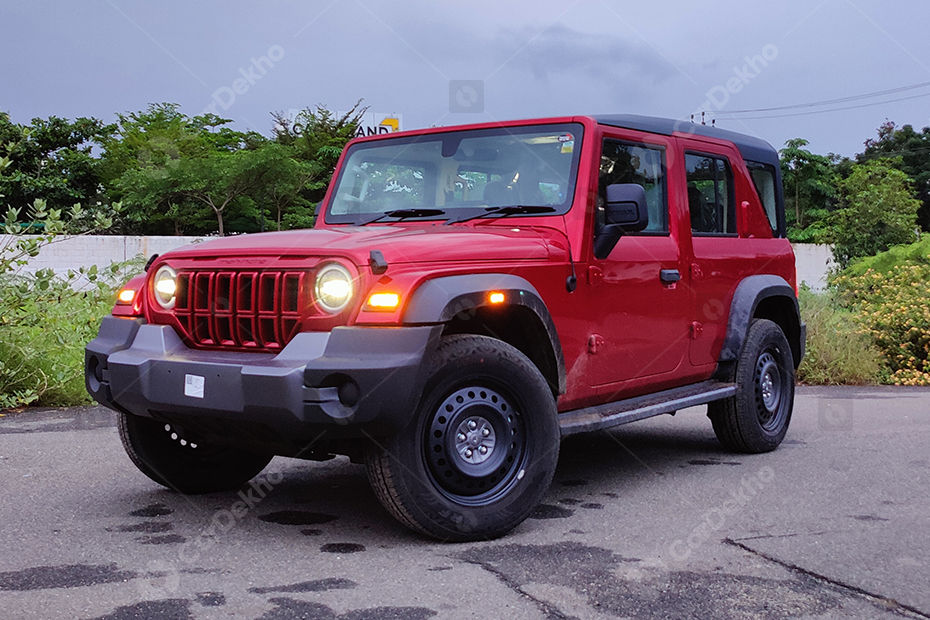 Mahindra Thar Roxx MX3 has 18-inch steel wheels