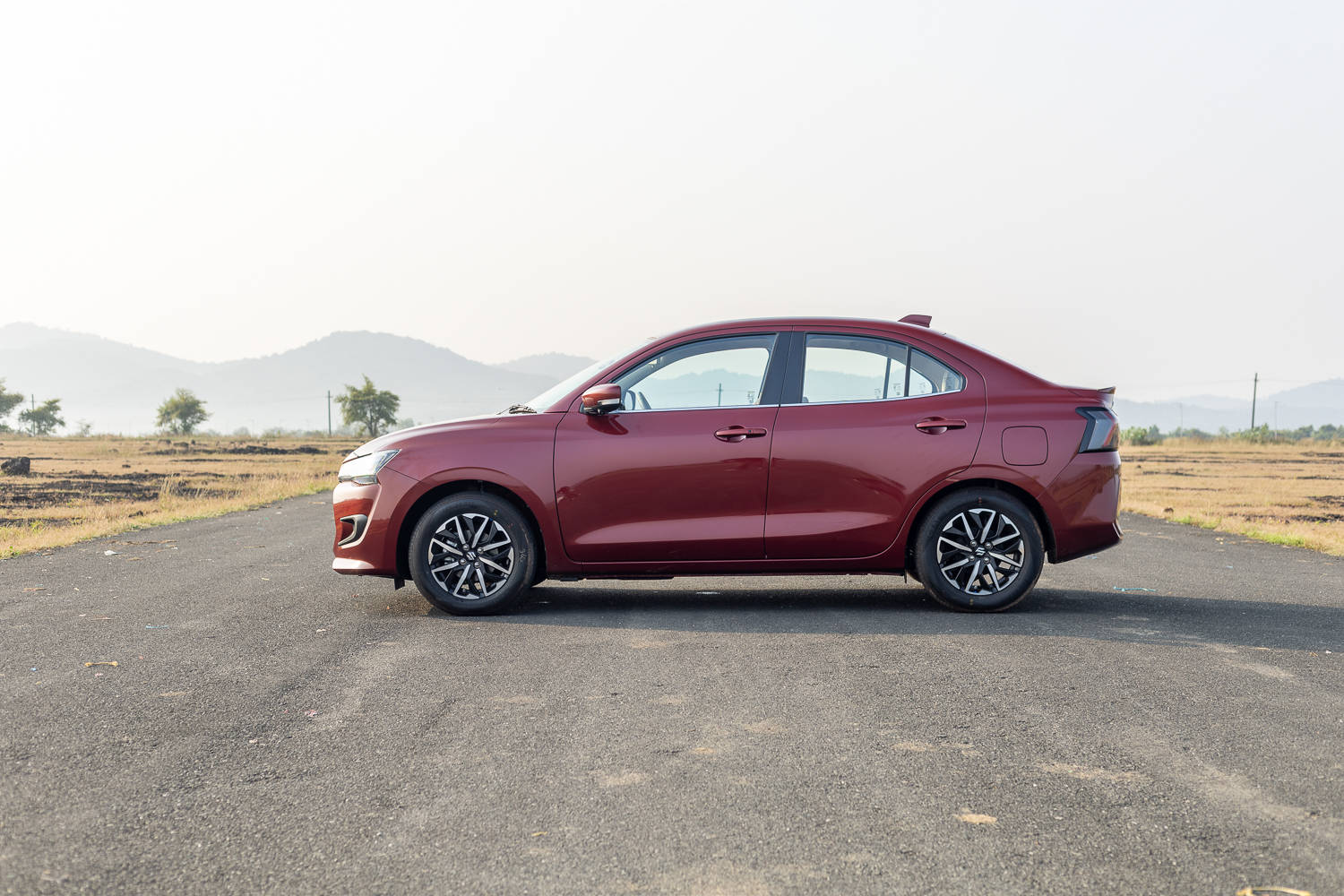 2024 Maruti Dzire vs Honda Amaze Dimensions, Powertrain, And Features