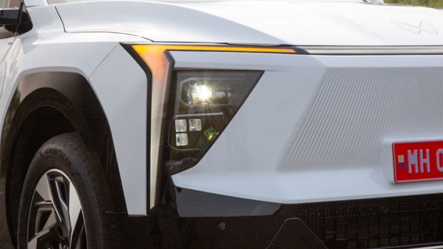 Mahindra XEV 9e Road Test Images