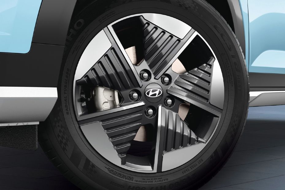 Hyundai Creta Electric gets 17-inch aerodynamically designed alloy wheels Hyundai Creta Electric gets 17-inch aerodynamically designed alloy wheels