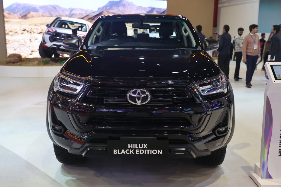 Toyota Hilux Black Edition