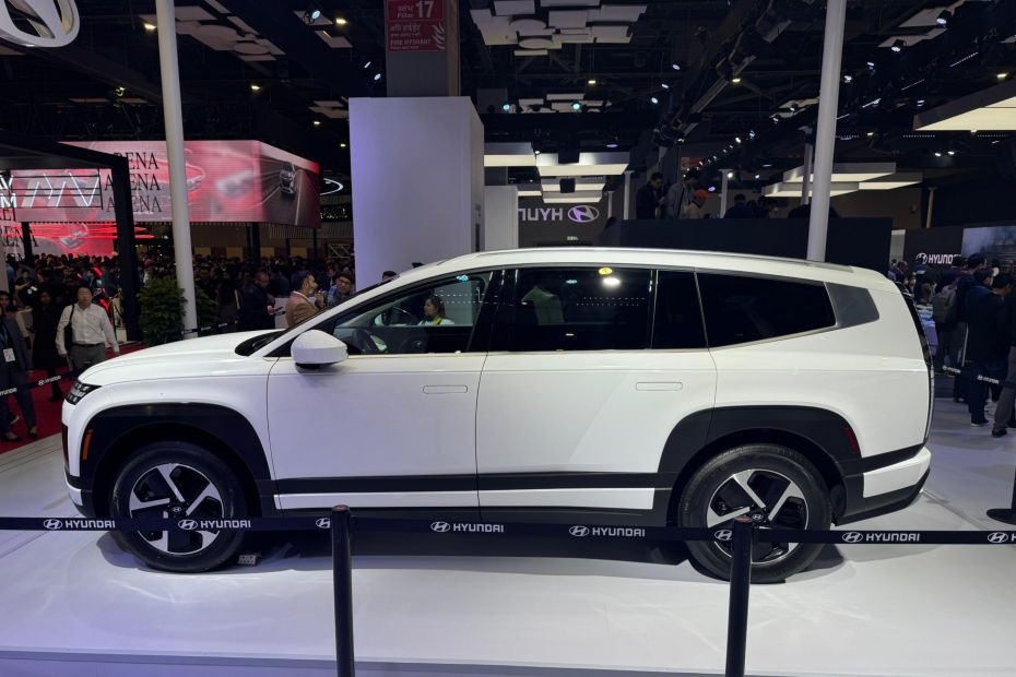 Hyundai Ioniq 9 side at auto expo 2025