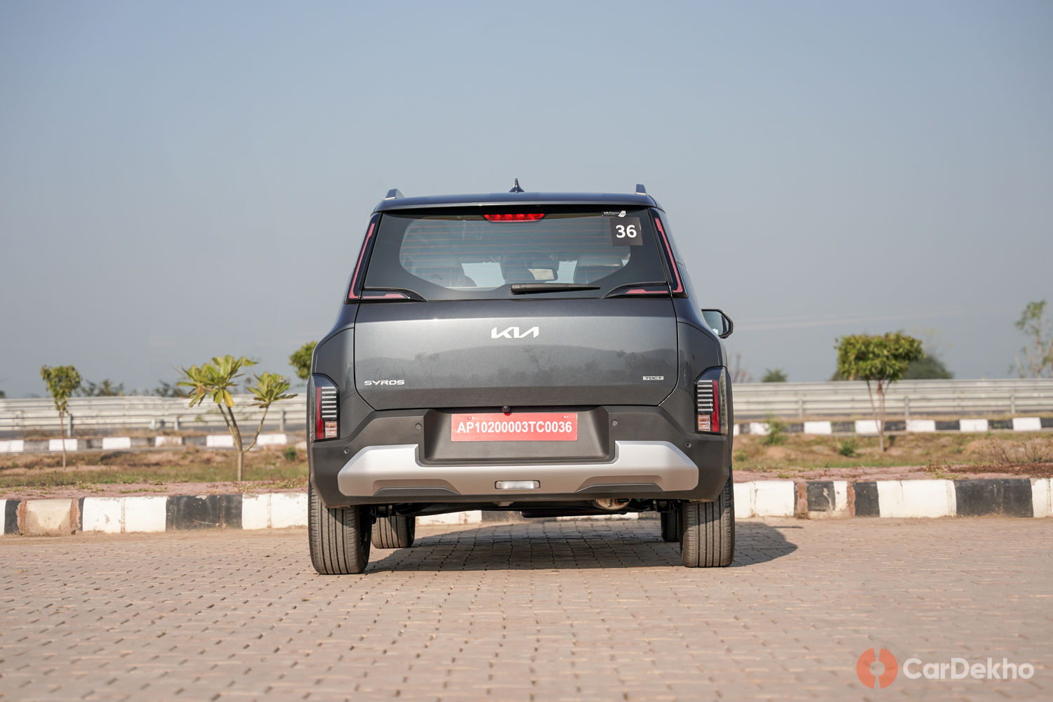 Kia Syros rear