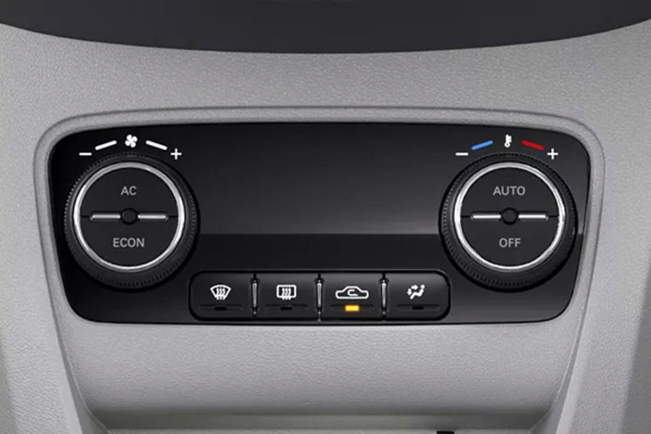 2025 Tata Tiago EV auto AC