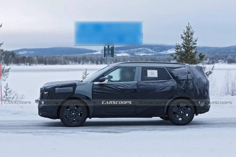 New generation Kia Seltos spied