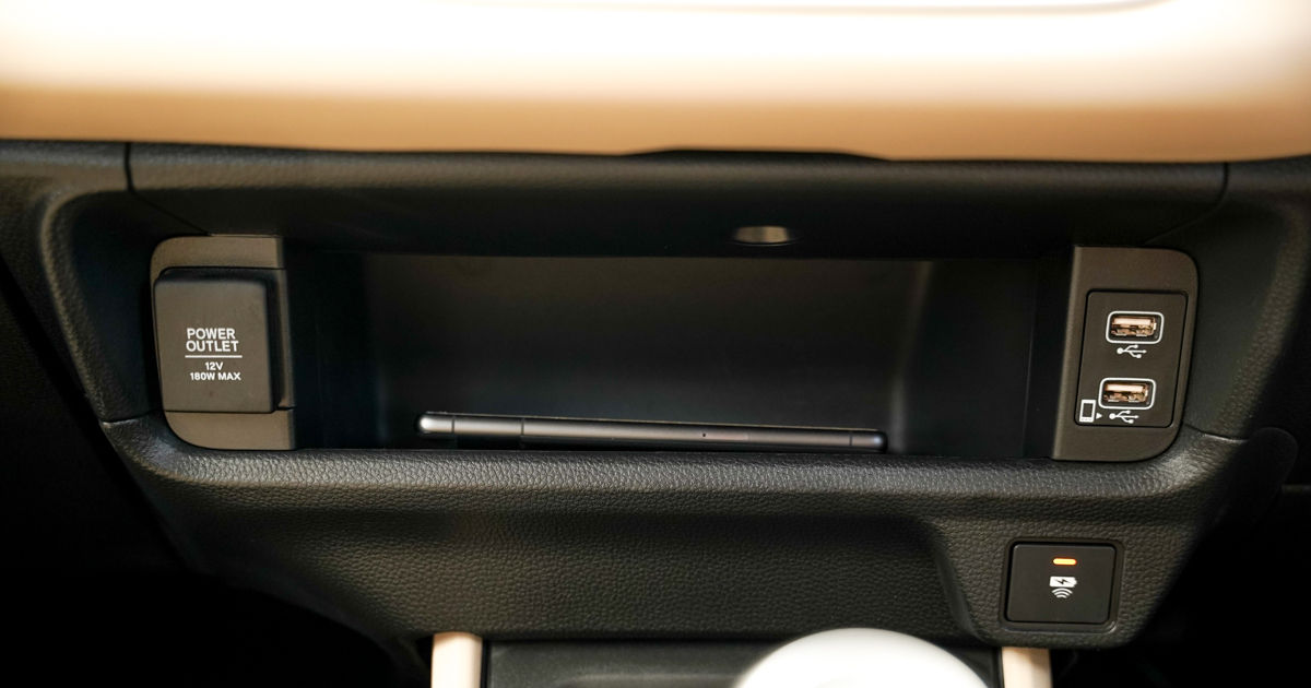 Honda Amaze Wireless Phone Charger 