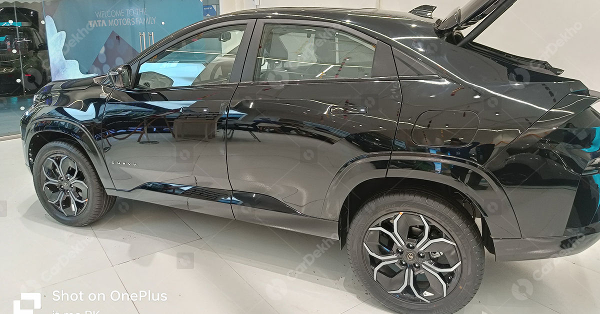 Tata Curvv Dark edition side profile