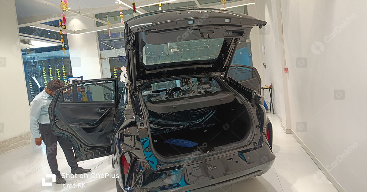 Tata Curvv Dark edition rear