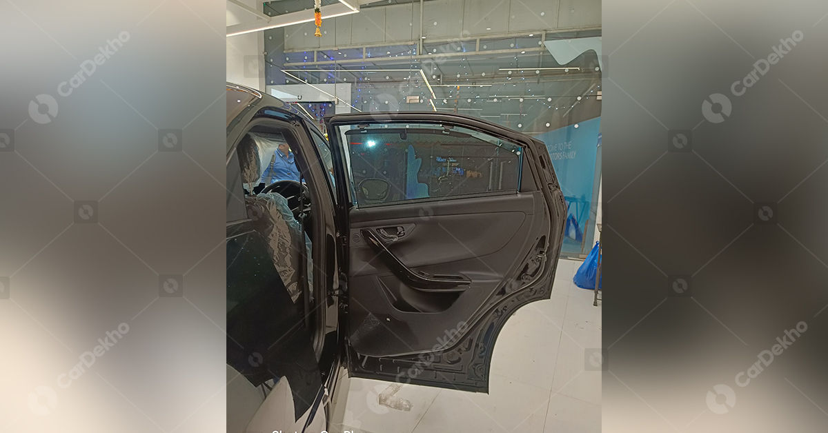 Tata Curvv Dark edition rear window sunshades