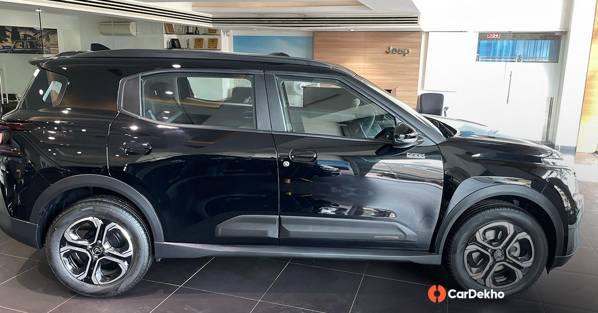 Citroen Aircross Dark Edition side