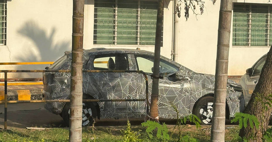 2025 Tata Altroz spied