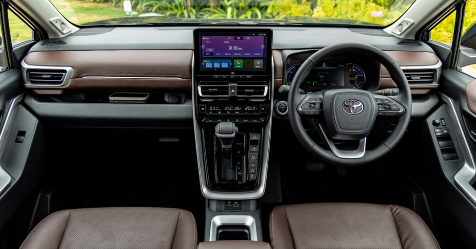 Toyota Innova Hycross interior
