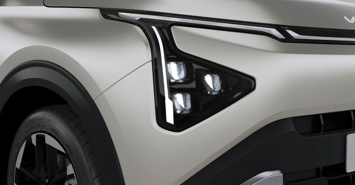 Kia Carens Clavis headlights