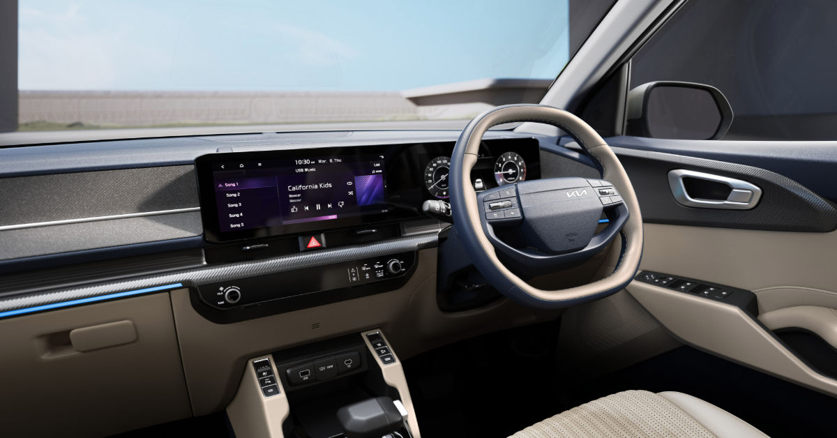Kia Carens Clavis dashboard