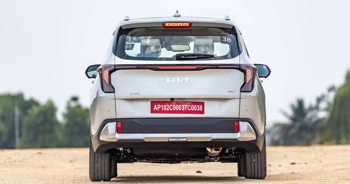 Kia Carens Clavis rear