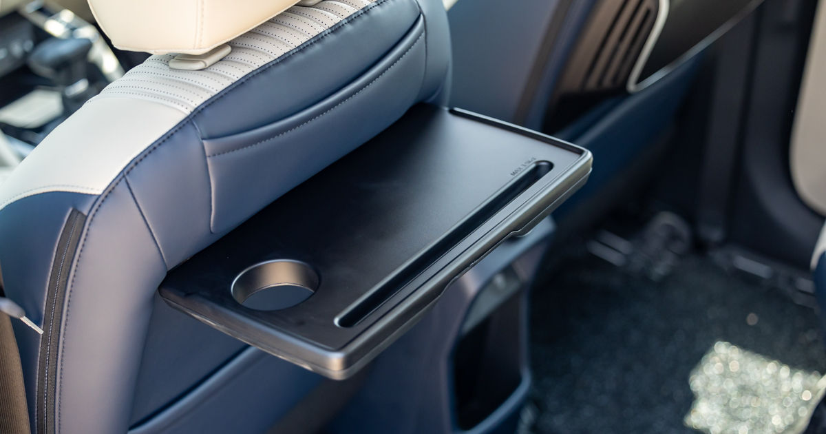 Kia Carens Clavis seatback table