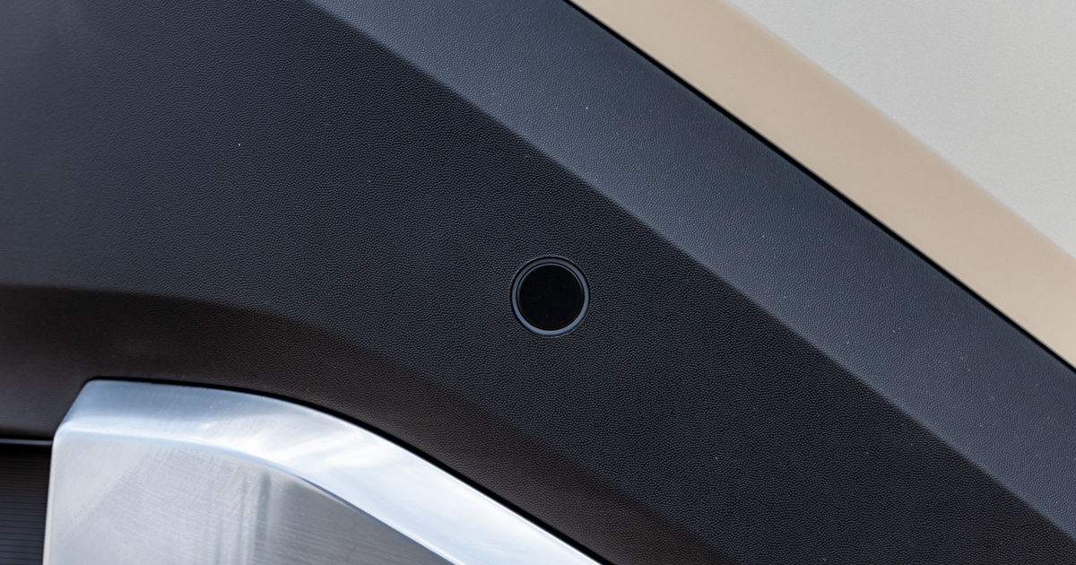 Kia Carens Clavis Front parking sensors