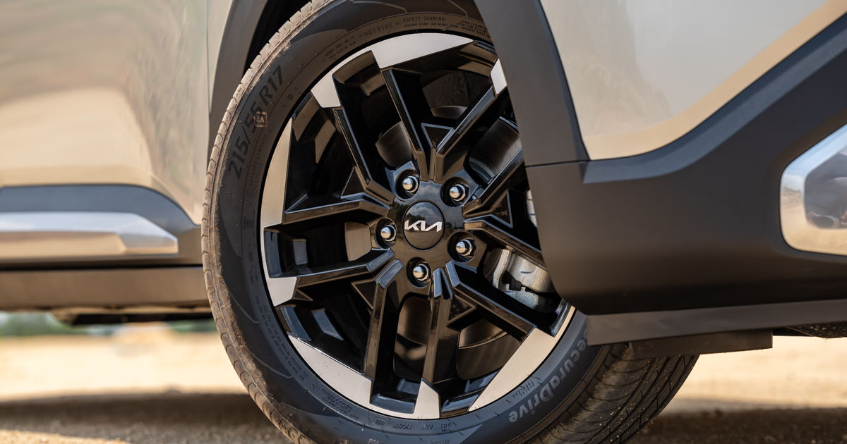 Kia Carens Clavis tyres
