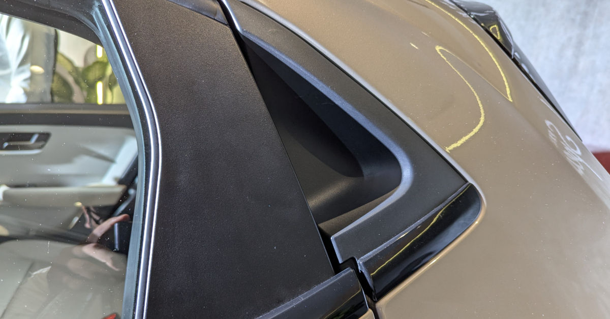 2025 Tata Altroz facelift 2025 Tata Altroz facelift rear-door handle