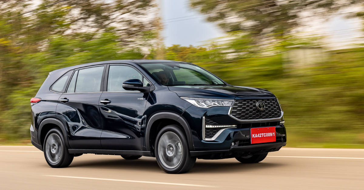 Toyota Innova Hycross