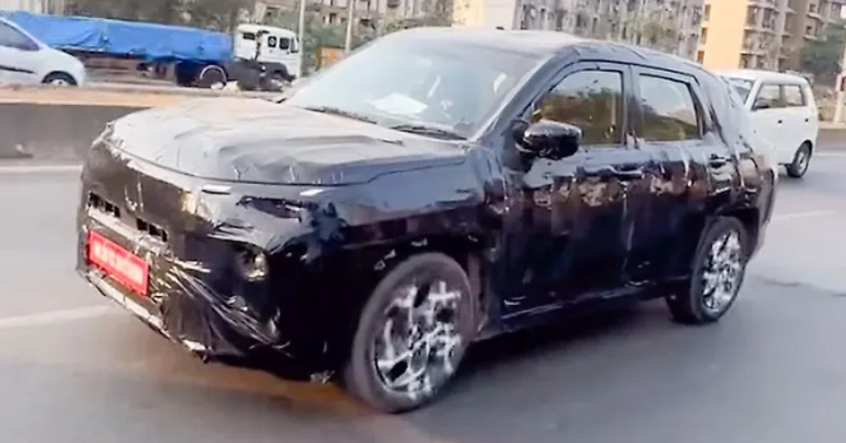 Maruti Escudo 7-seater SUV front