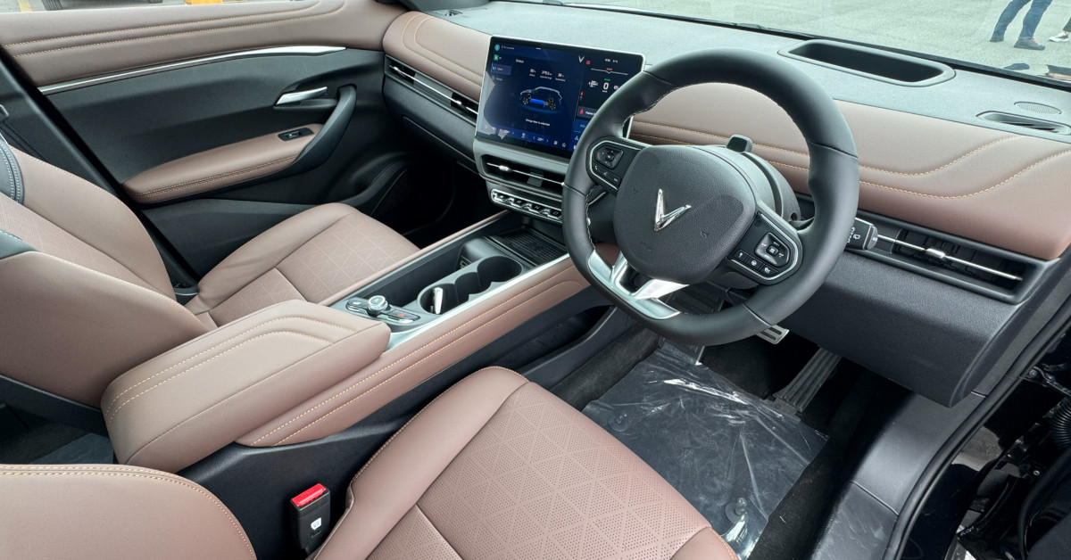 VinFast VF7 interior