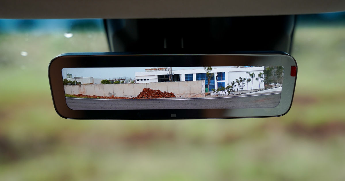MG M9  digital inside reareview mirror (IRVM)
