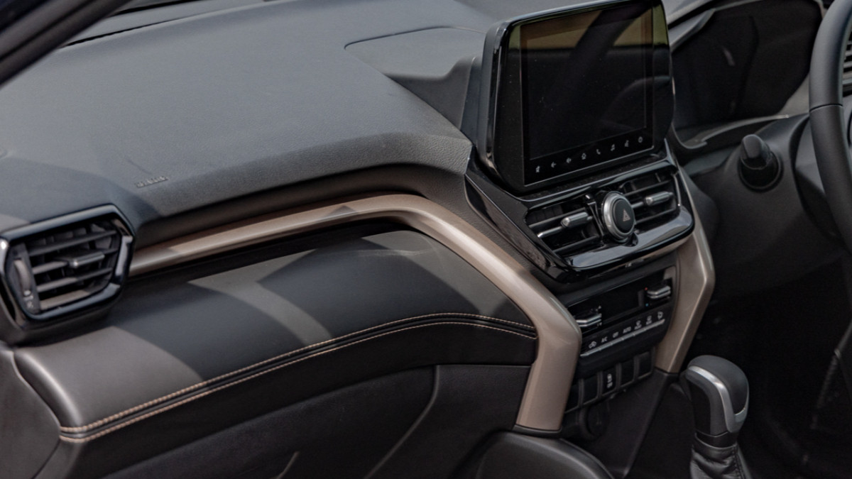 maruti grand vitara Phantom Black Edition interior
