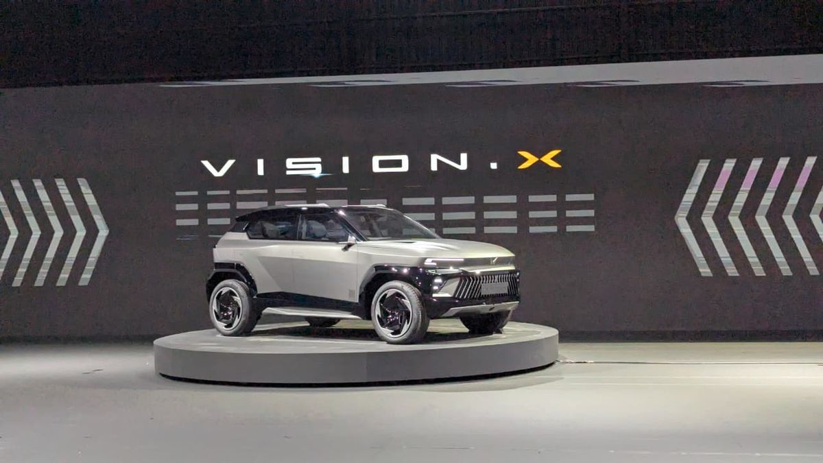 Mahindra Vision X Front Three Quarter